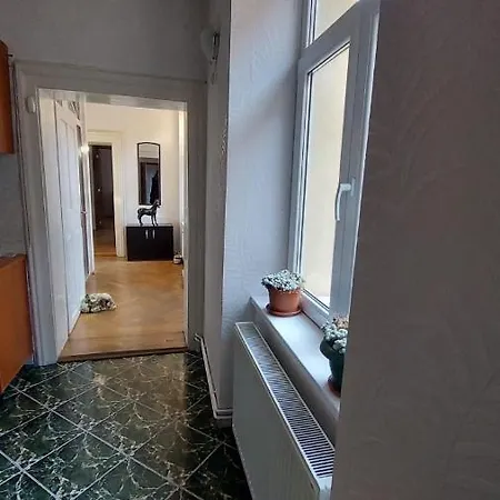 Апартаменти Diana House *
