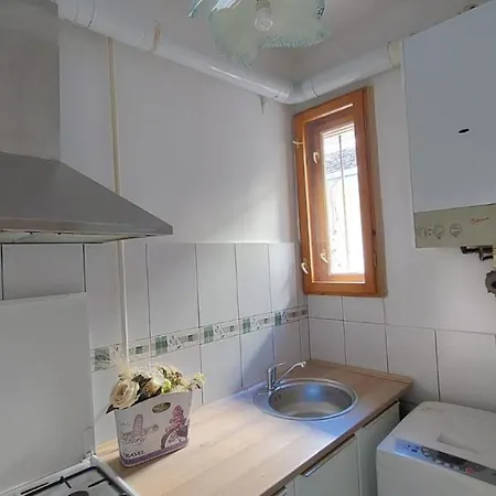 Diana House Апартаменти
