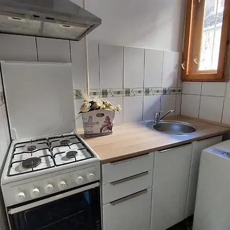 Апартаменти Diana House *